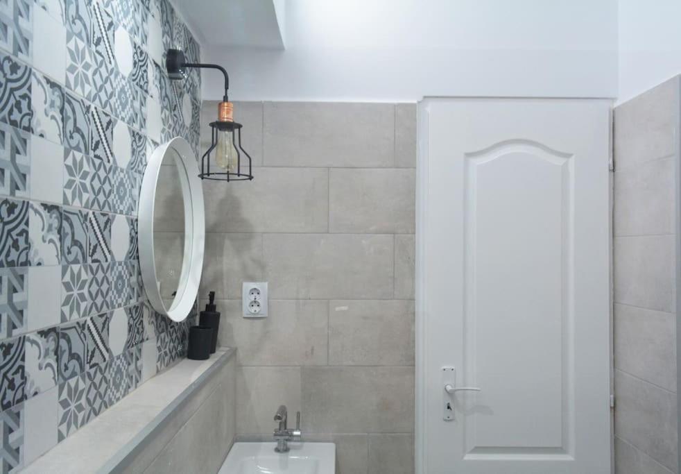 2 Bdr / Cozy Ap Near Old Town Apartman Bukarest Kültér fotó